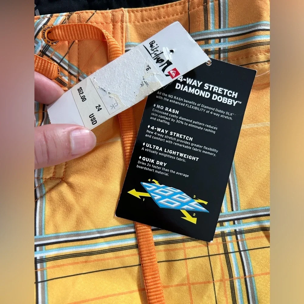 Boys New Quicksilver Board shorts Cypher Stretch size 24 9/10
